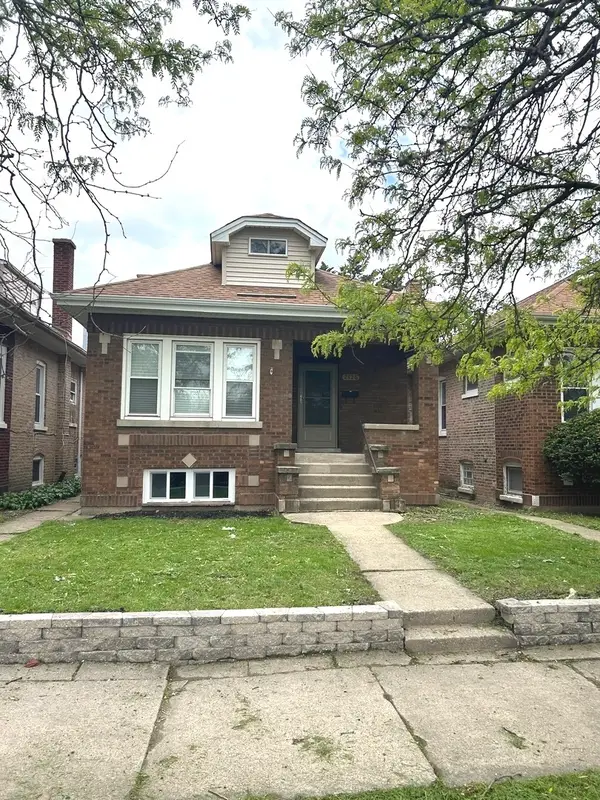 2426 N Neva Avenue, Chicago, IL 60707