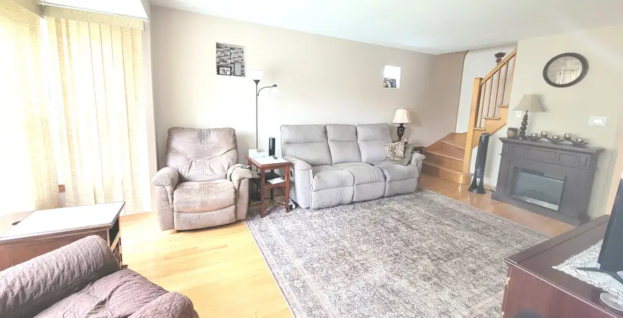 9301 S Spaulding Avenue, Evergreen Park, IL 60805 - #3