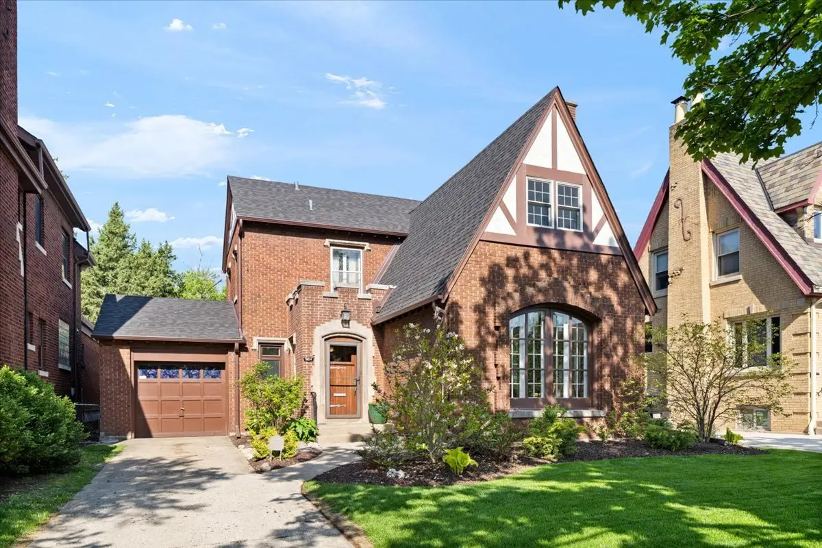9814 S Hoyne Avenue, Chicago, IL 60643 - #1