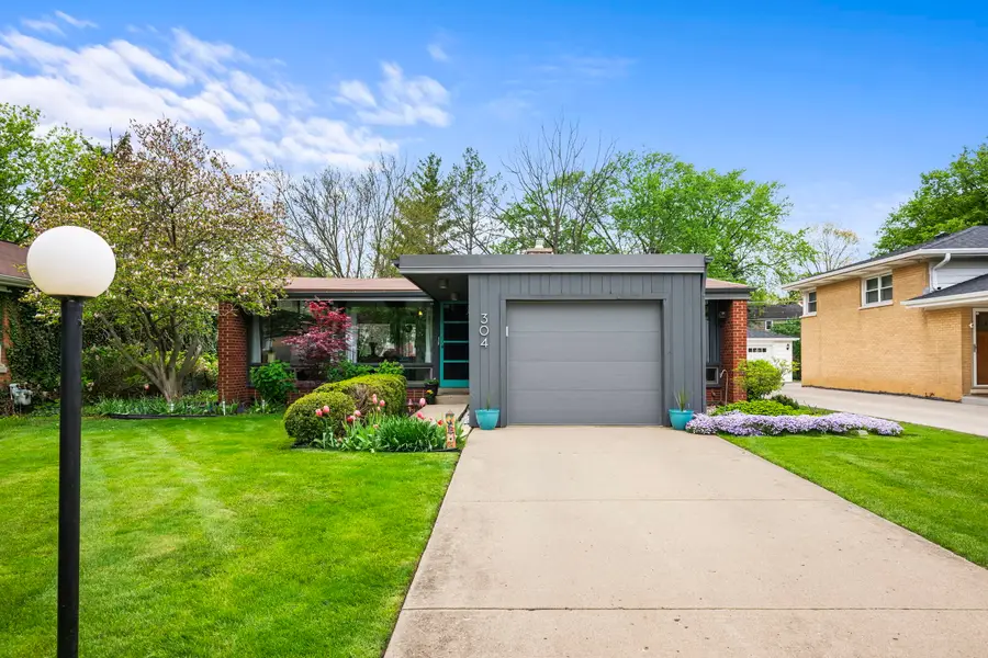 304 S Mount Prospect Road, Mount Prospect, IL 60056 - #3