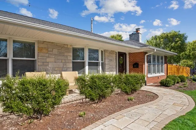 7050 N Mcalpin Avenue, Chicago, IL 60646 - #2