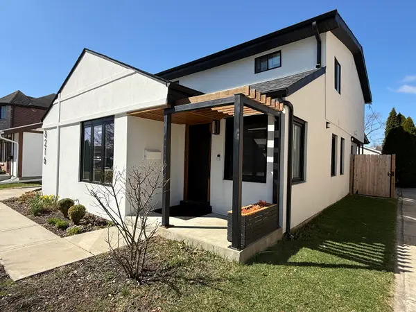 8216 N New England Avenue, Niles, IL 60714