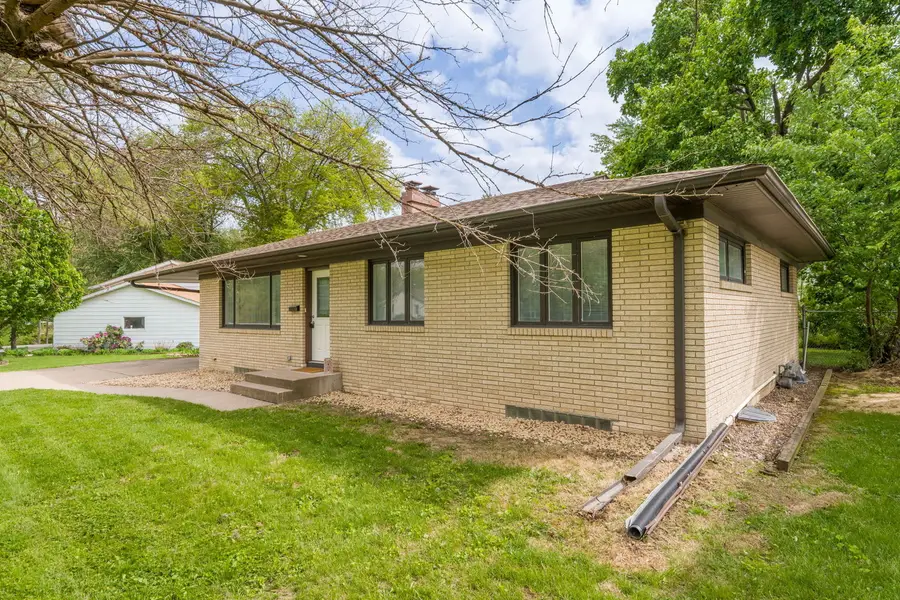 1107 Hawthorne Drive, Bettendorf, IA 52722 - #3