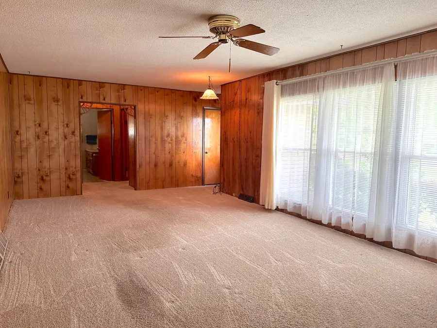 106 S George Street, Hurst, IL 62949 - #2