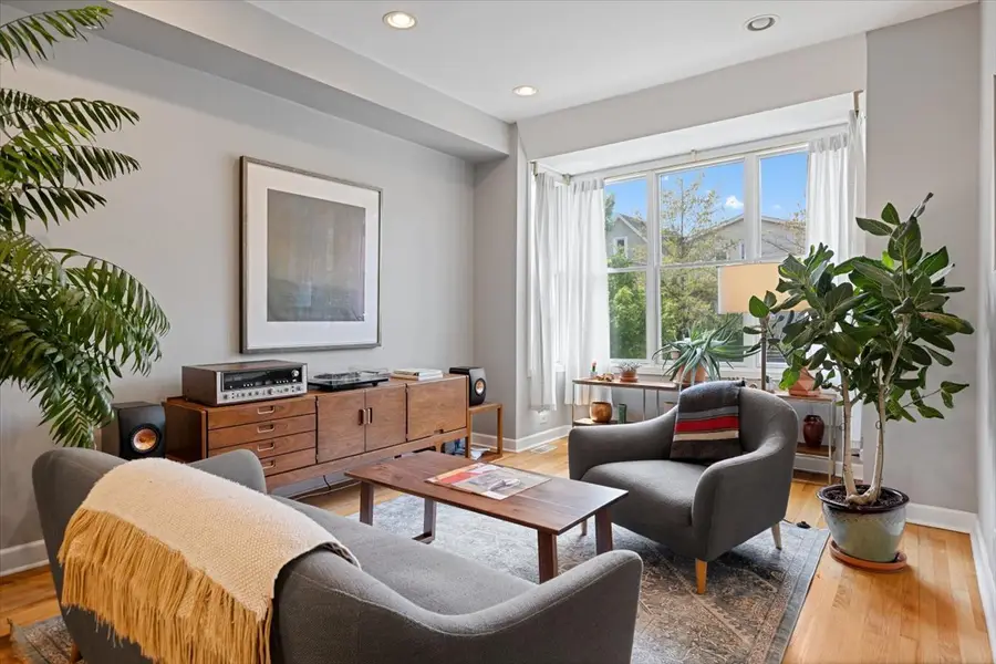 2911 N Washtenaw Avenue, Chicago, IL 60618 - #2