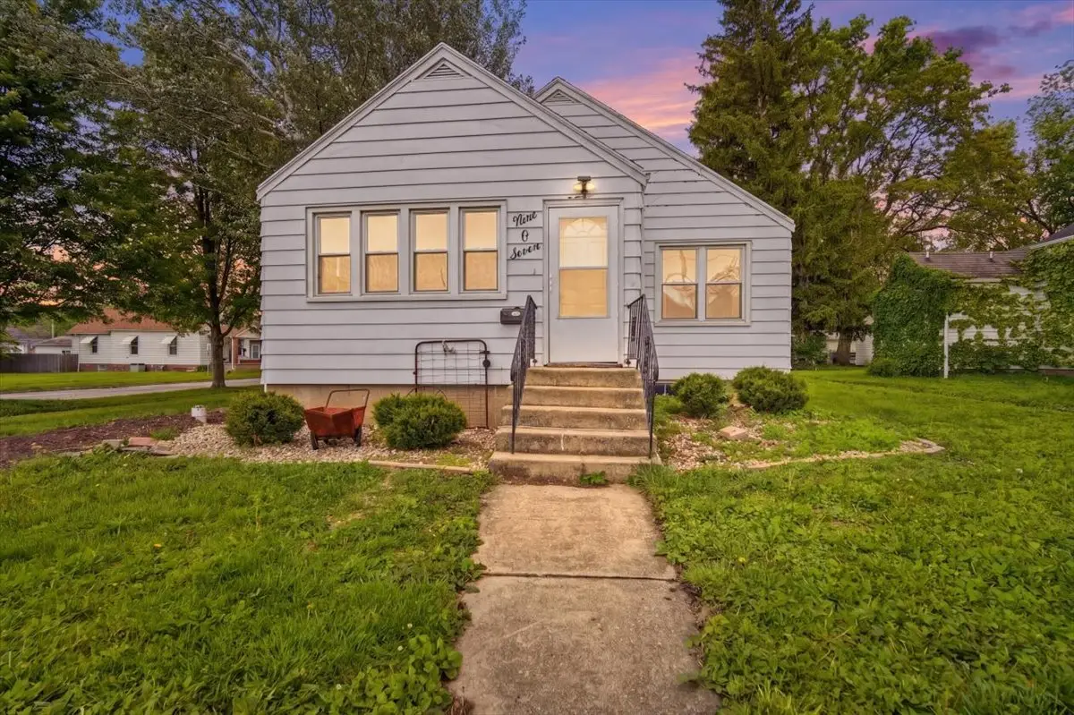 907 N Allin Street, Bloomington, IL 61701 - #1