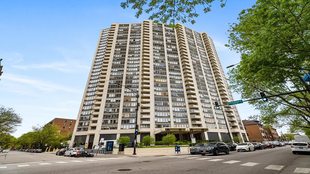 3930 N Pine Grove Avenue #1211, Chicago, IL 60613 - #1