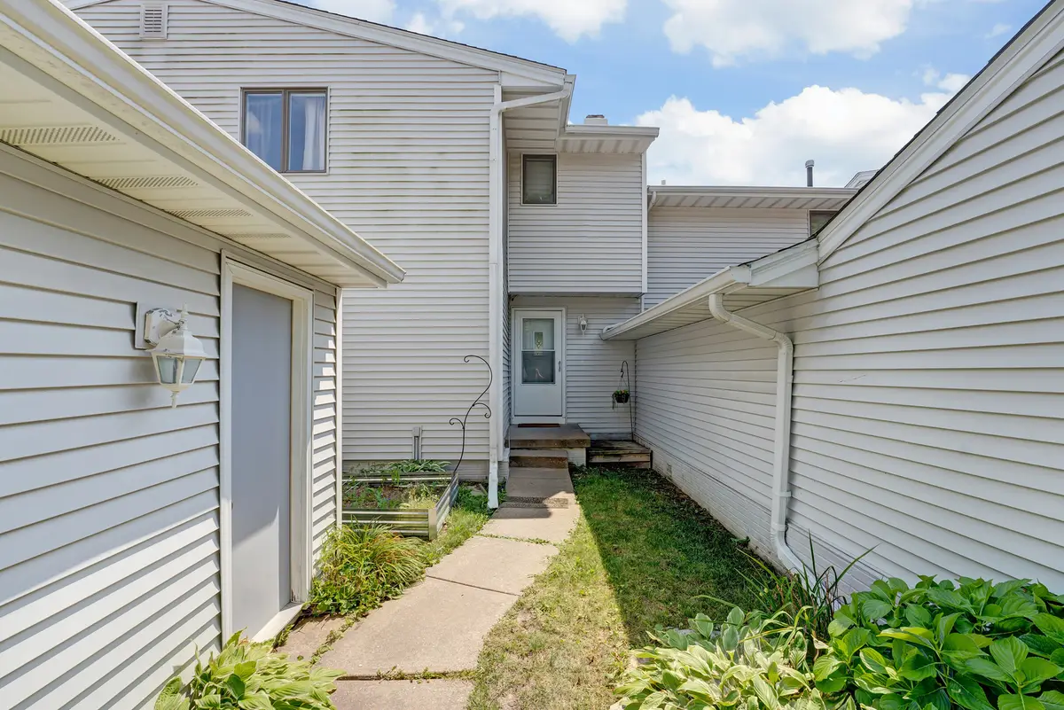 3450 Cedarview Court, Bettendorf, IA 52722 - #1