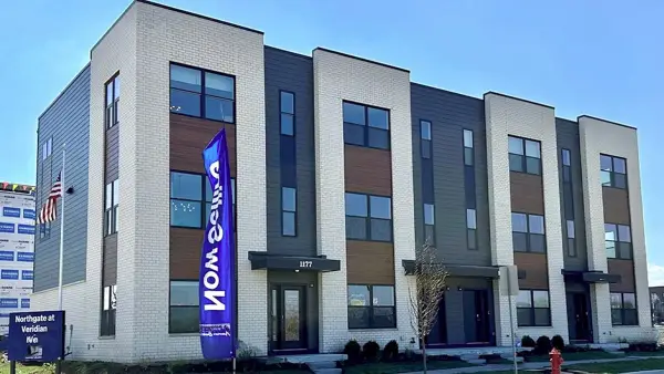 2220 Lakeshore Drive, Schaumburg, IL 60173