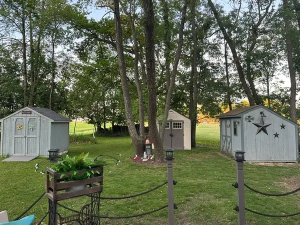 10-291/292 Woodhaven Lakes, Sublette, IL 61367