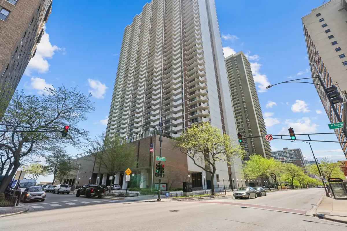 6033 N Sheridan Road #24B, Chicago, IL 60660 - #1