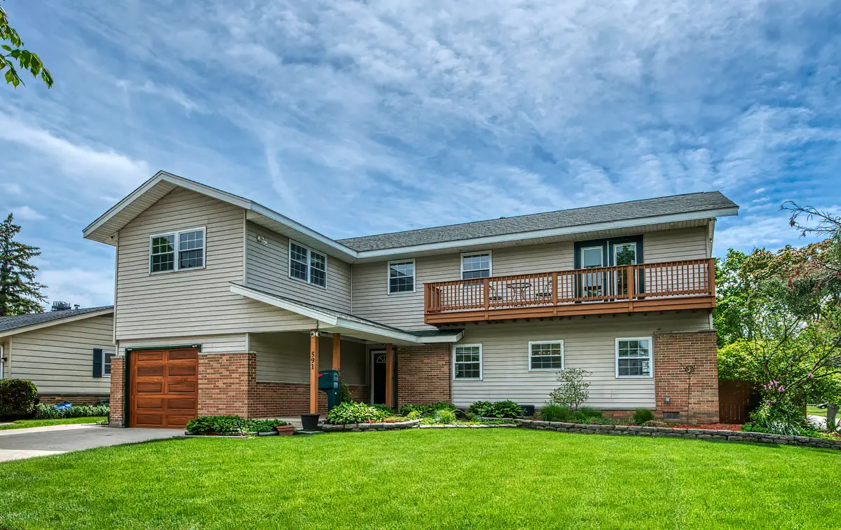 591 Sussex Court, Elk Grove Village, IL 60007 - #1