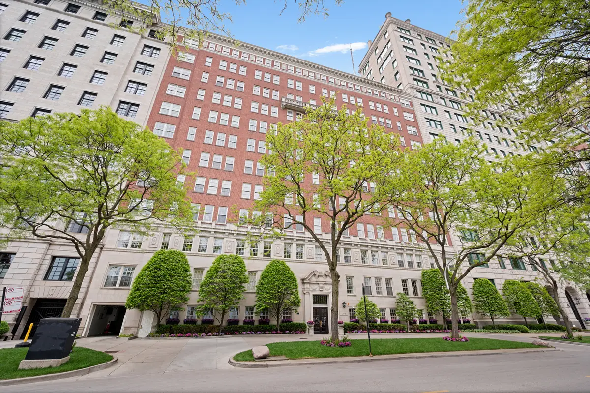 219 E Lake Shore Drive #6AB, Chicago, IL 60611 - #1