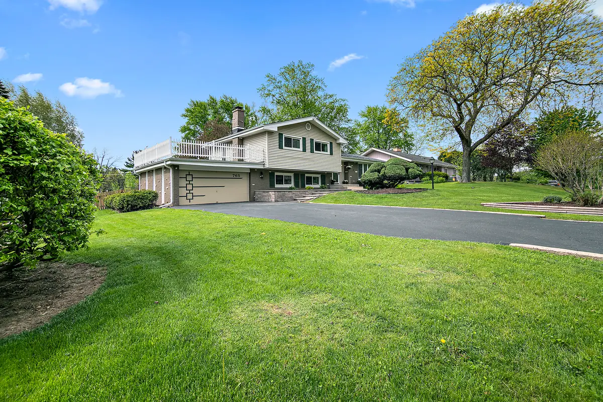 765 W Bayer Drive, Palatine, IL 60067 - #1
