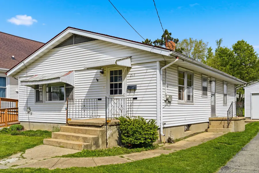 217 W Morgan Street, Dixon, IL 61021 - #2