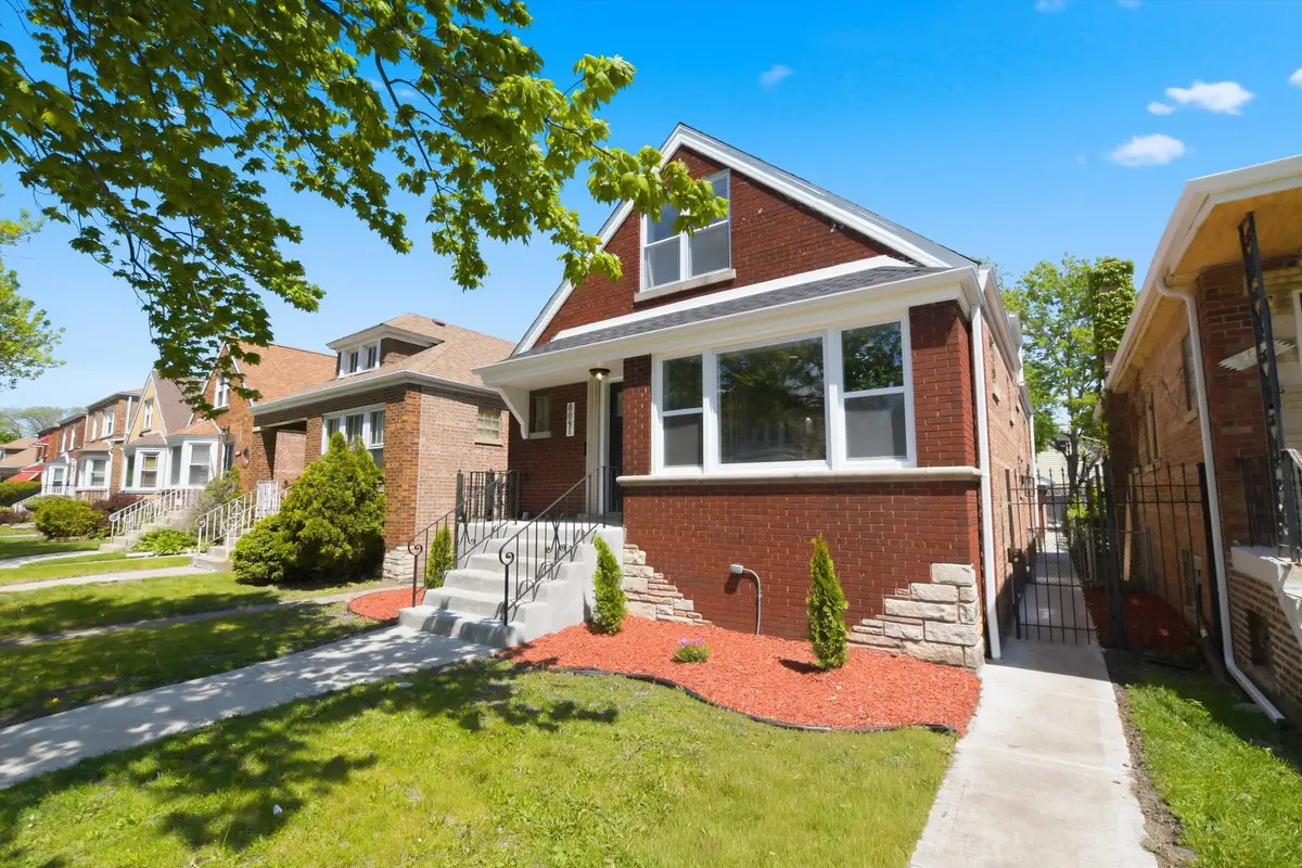 8641 S Kingston Avenue, Chicago, IL 60617 - #1