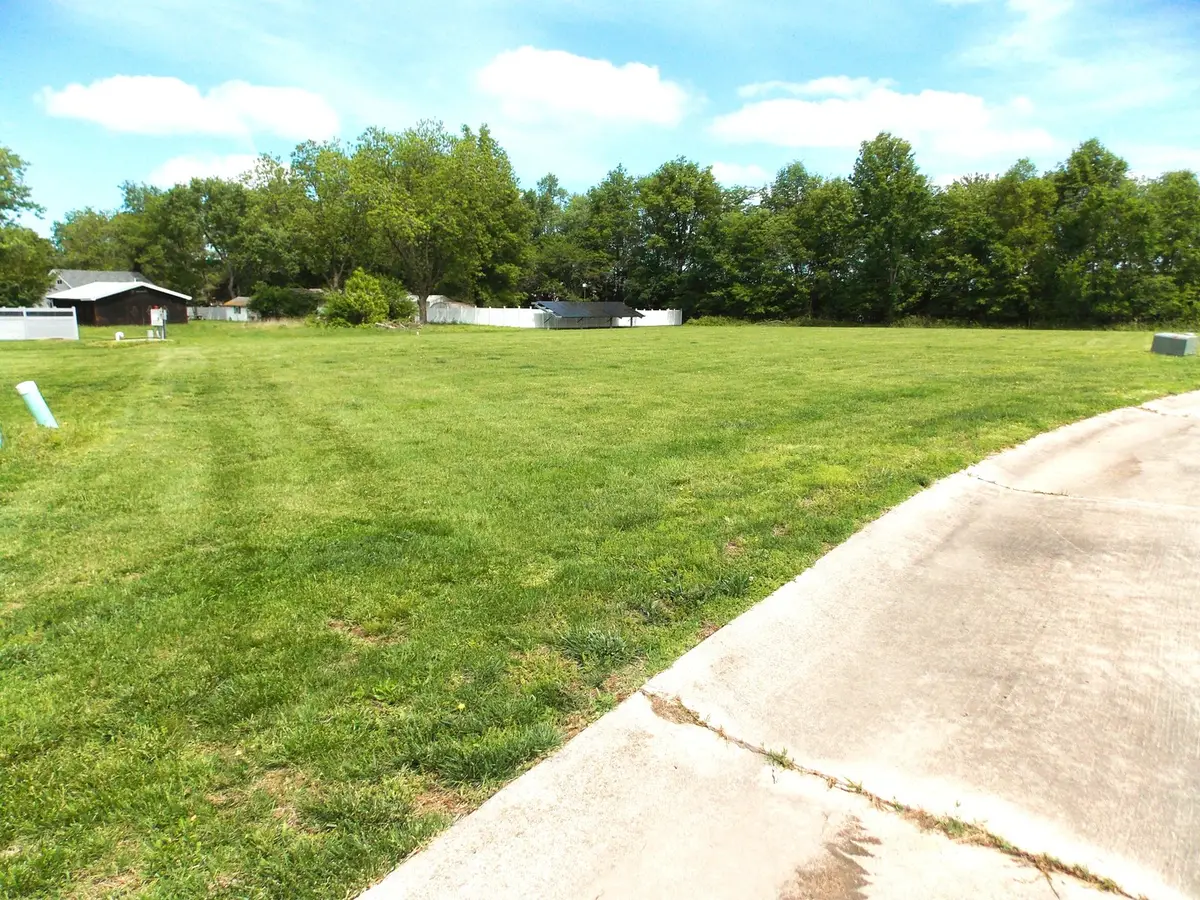4 Coronado Drive, Centralia, IL 62801 - #1