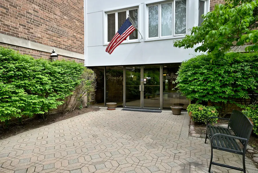 225 Lake Boulevard #560, Buffalo Grove, IL 60089 - #3