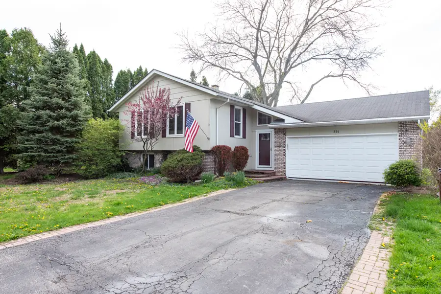 814 Holdridge Avenue, Winthrop Harbor, IL 60096 - #2