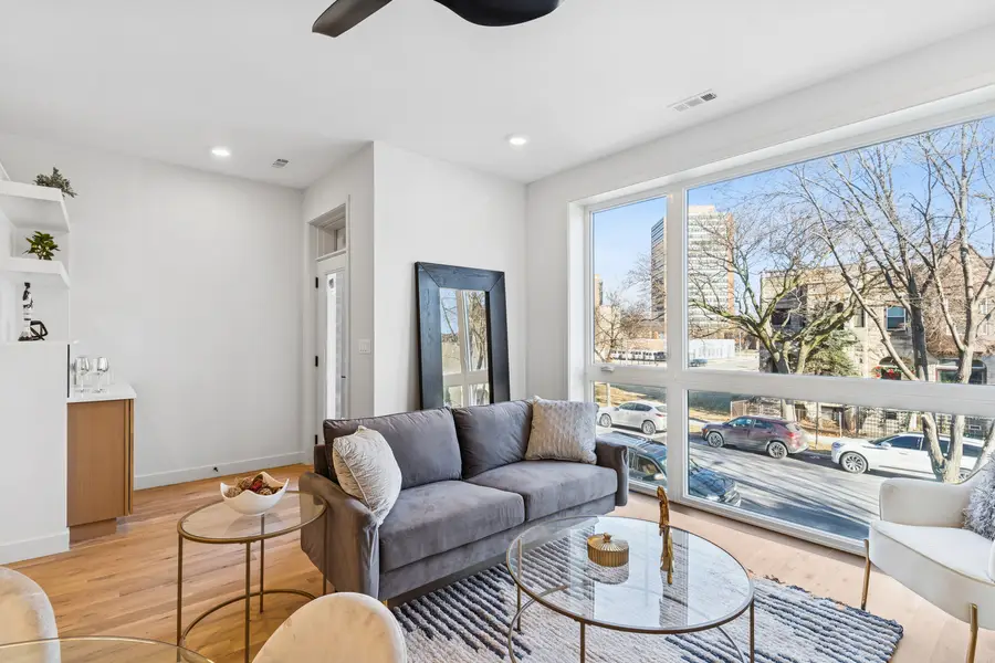 4208 S Calumet Avenue #201, Chicago, IL 60653 - #2
