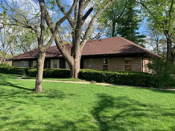 16 Greenridge Road, Elgin, IL 60120