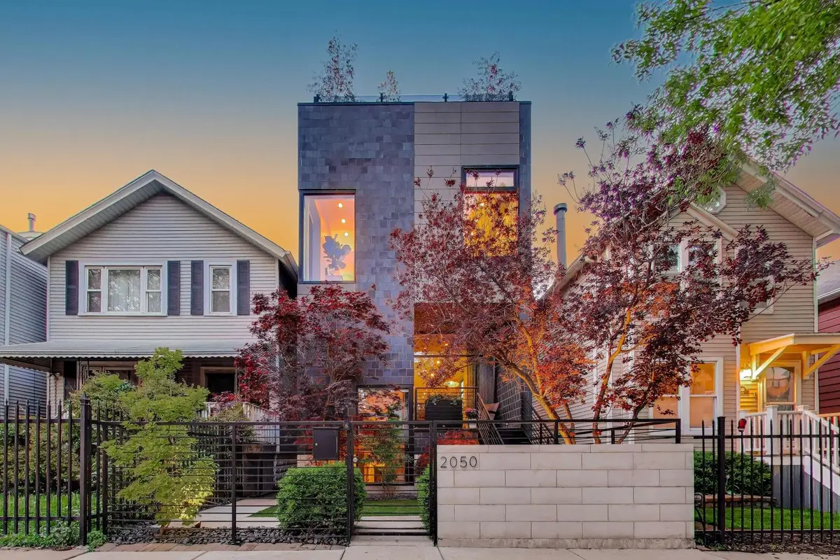 2050 W Huron Street, Chicago, IL 60612 - #1