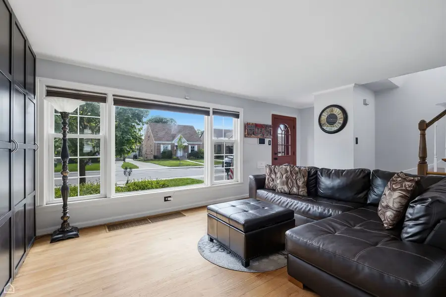 4834 N Mulligan Avenue, Chicago, IL 60630 - #2