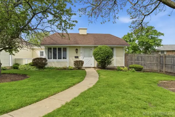 25 Garden Drive #1, Montgomery, IL 60538
