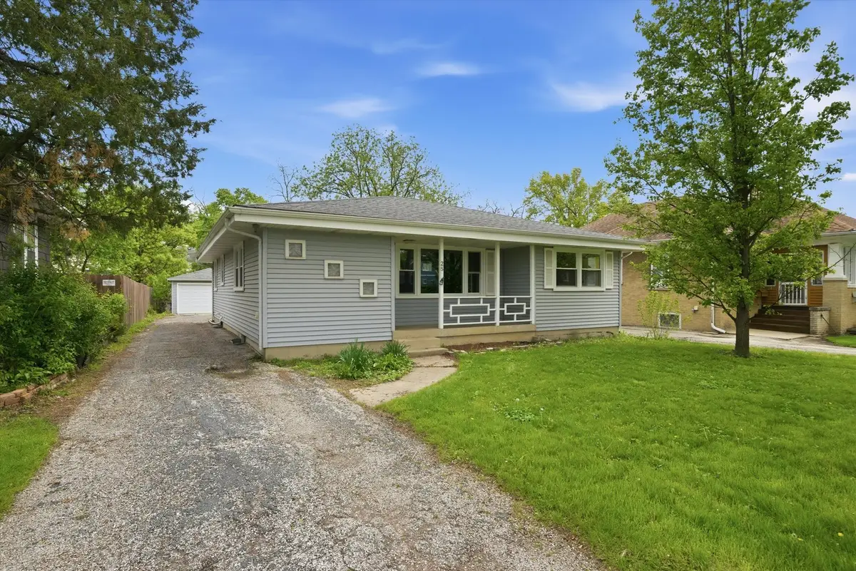 25 S Illinois Avenue, Villa Park, IL 60181 - #1