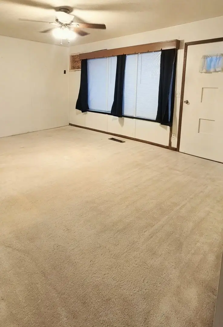 256 W Fleming Street, Watseka, IL 60970 - #3