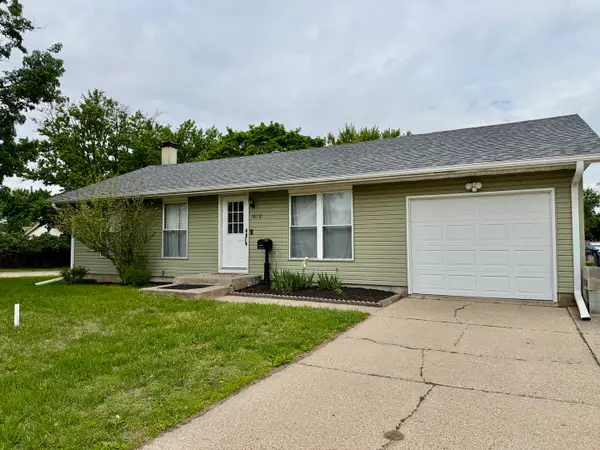 1612 Middle Road, Camanche, IA 52730