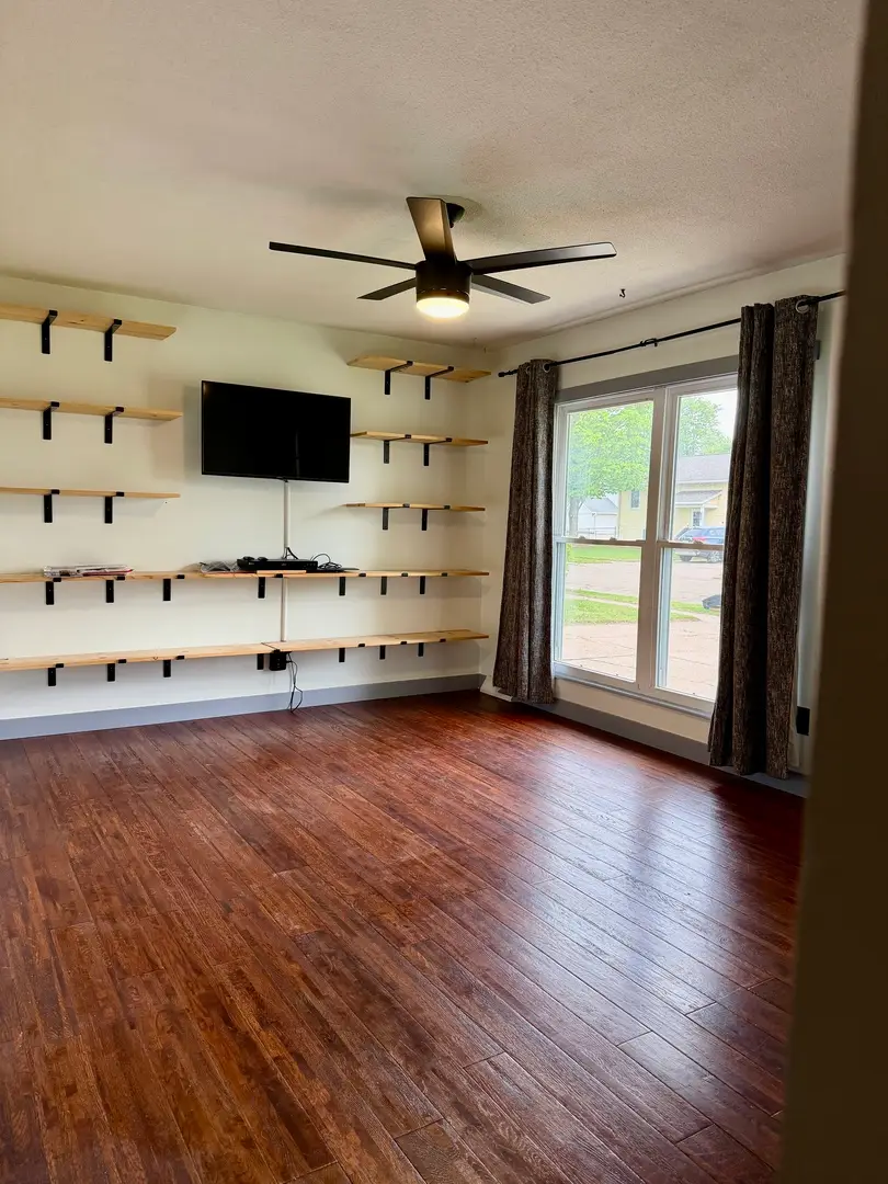1612 Middle Road, Camanche, IA 52730 - #3
