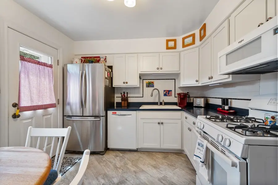 7511 N Bell Avenue, Chicago, IL 60645 - #3