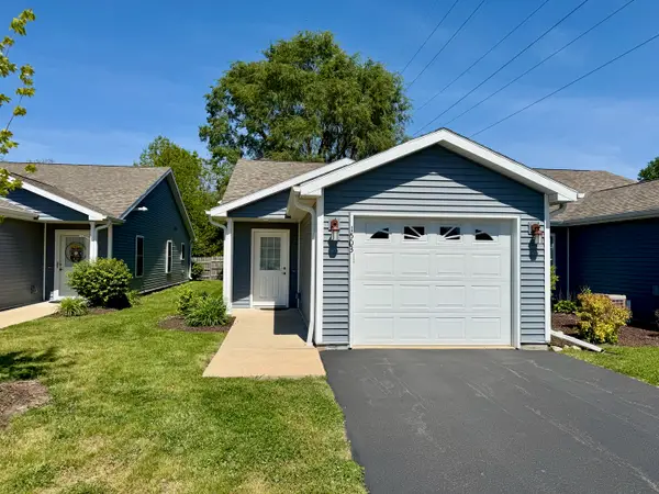 1503 Eadens Place, Dixon, IL 61021