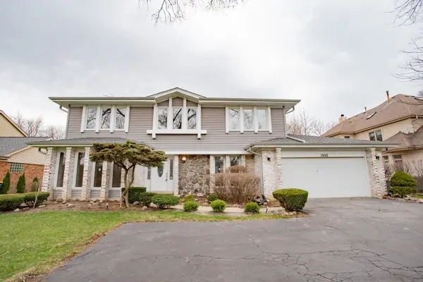 1900 Landwehr Road, Northbrook, IL 60062