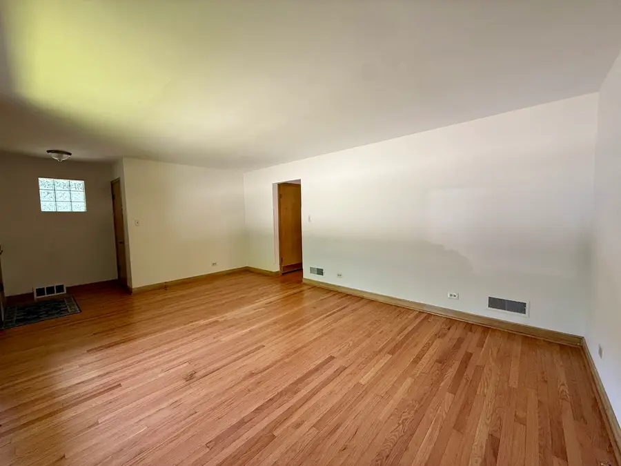 10416 S Sacramento Avenue, Chicago, IL 60655 - #3