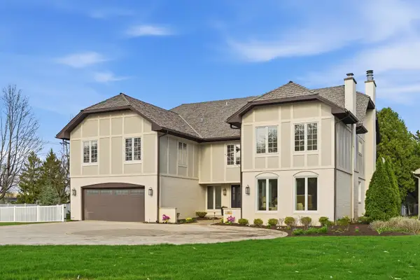 11 Princeton Road, Hinsdale, IL 60521