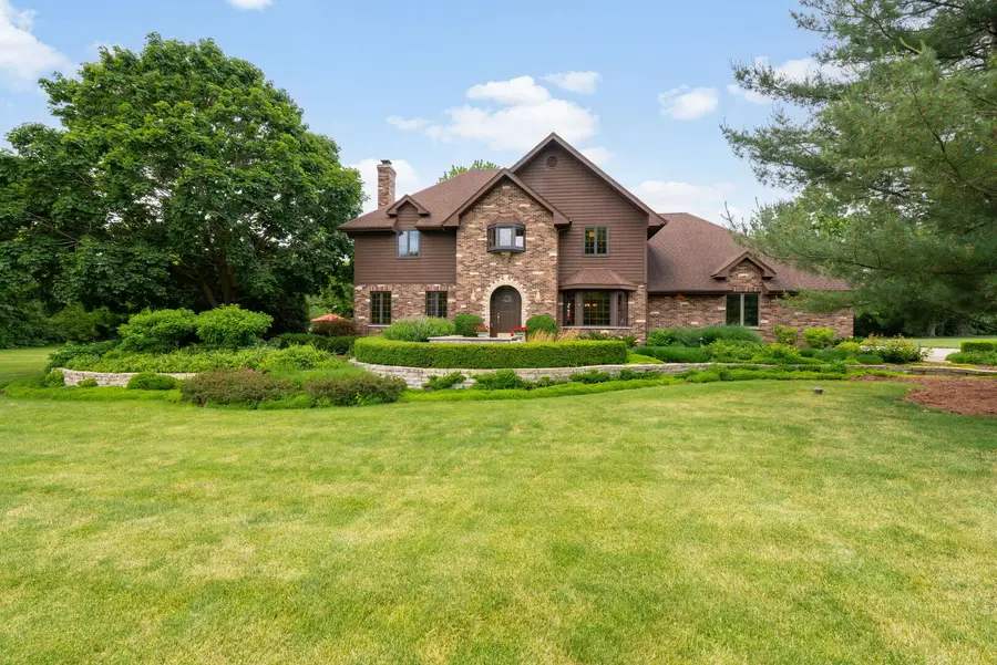 5N868 Prairie Valley Drive, Saint Charles, IL 60175 - #2