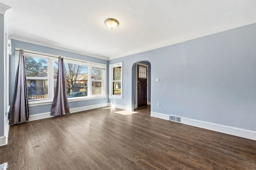 8111 S Manistee Avenue, Chicago, IL 60617 - #3