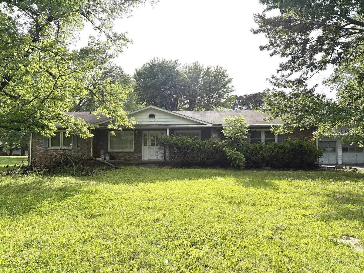 3917 Country Club Road, Carbondale, IL 62901 - #1
