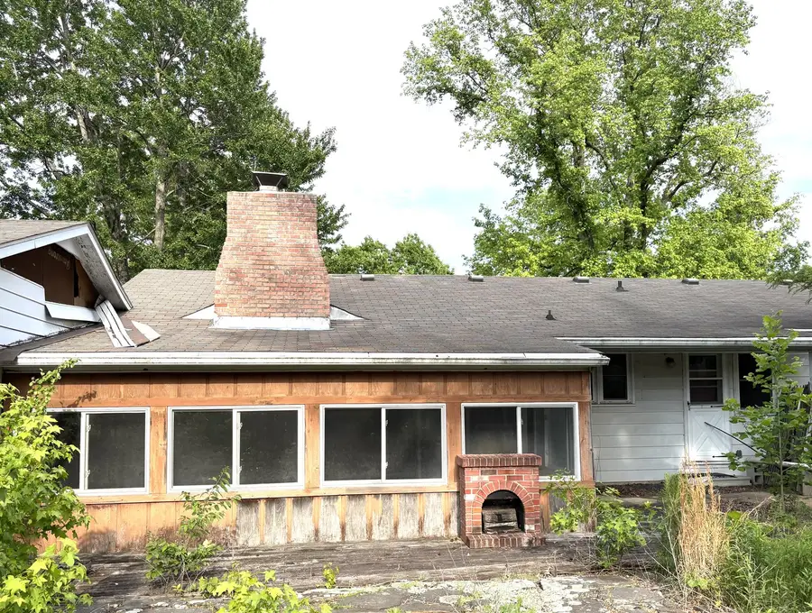 3917 Country Club Road, Carbondale, IL 62901 - #3