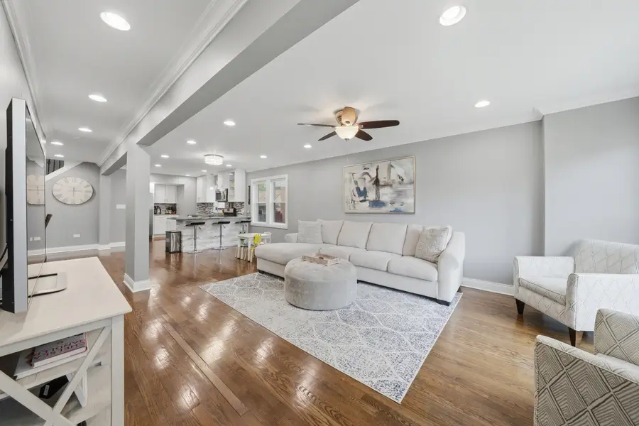 10617 S Whipple Street, Chicago, IL 60655 - #2
