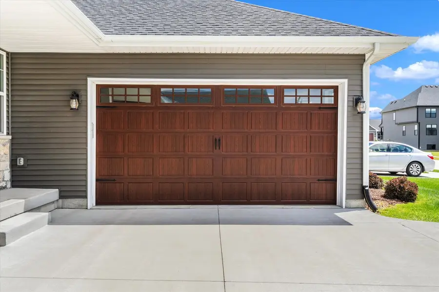 3082 Charissas Place, Bettendorf, IA 52722 - #3