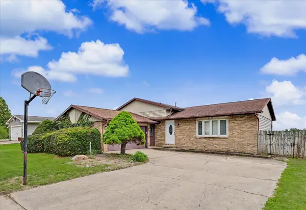 2229 Jeffery Drive, St. Joseph, IL 61873