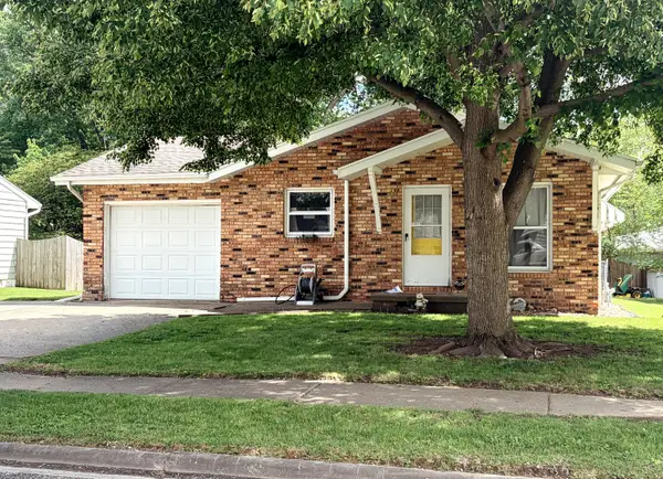 6 Blair Court, Clinton, IL 61727