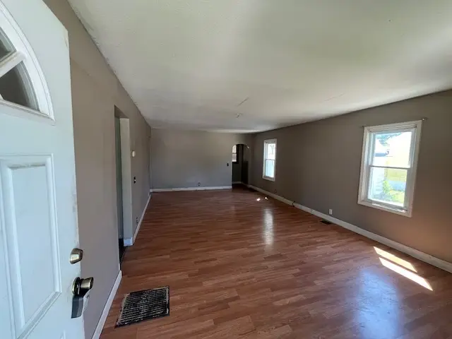 318 S Worth Street, Sullivan, IL 61951 - #3