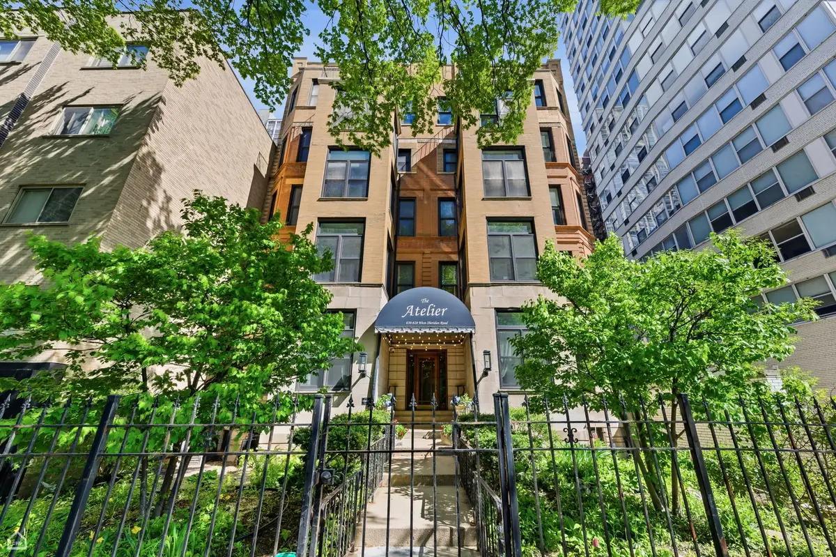 628 W Sheridan Road #3E, Chicago, IL 60613 - #1
