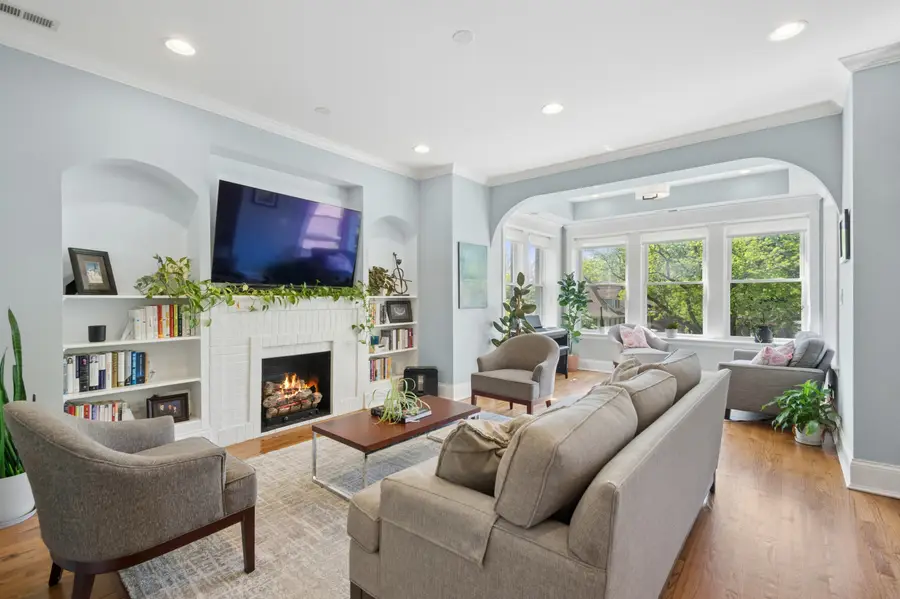 1328 W Bryn Mawr Avenue #3, Chicago, IL 60660 - #3