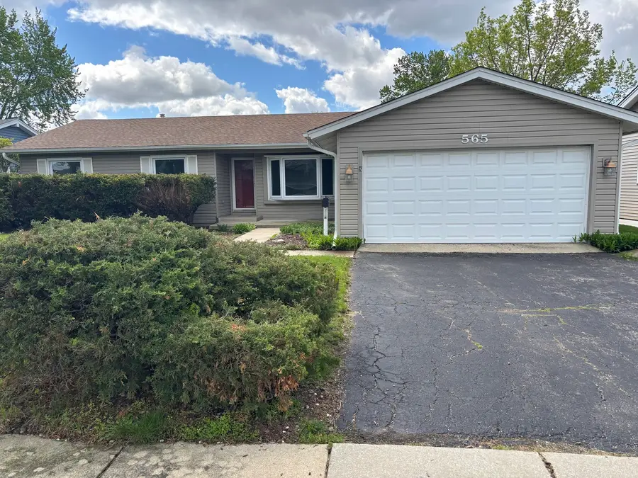 565 Gateshead Avenue S, Elk Grove Village, IL 60007 - #2