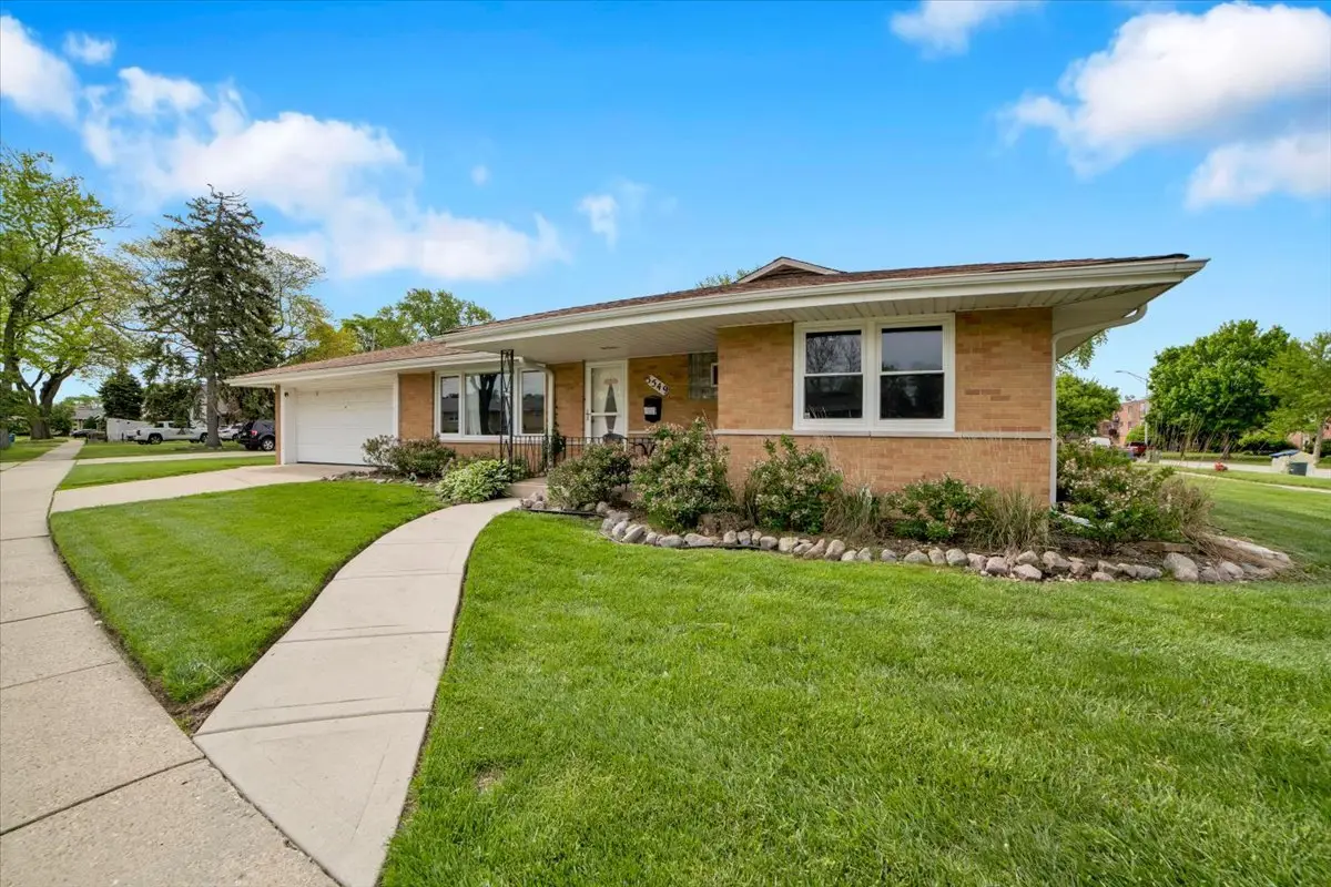 5549 W 102nd Street, Oak Lawn, IL 60453 - #1